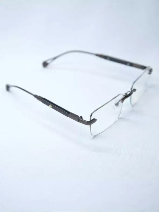 Qushoyda uzgaruvchan xamelyon Maybach kuzoynaklari