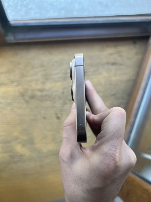 iPhone 16 pro max 256 [100 %, 200 sikl]