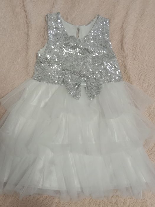 Продам детские платья