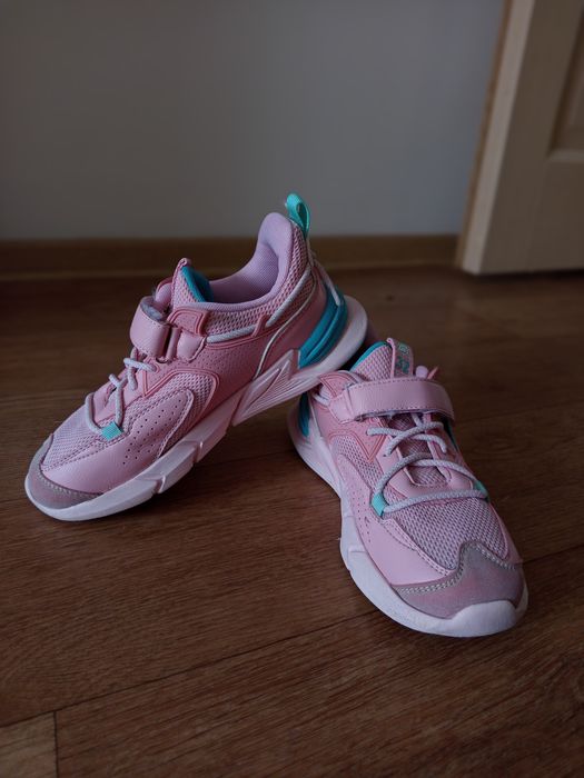 Кроссовки, обувь на девочку, розмер. 36-37