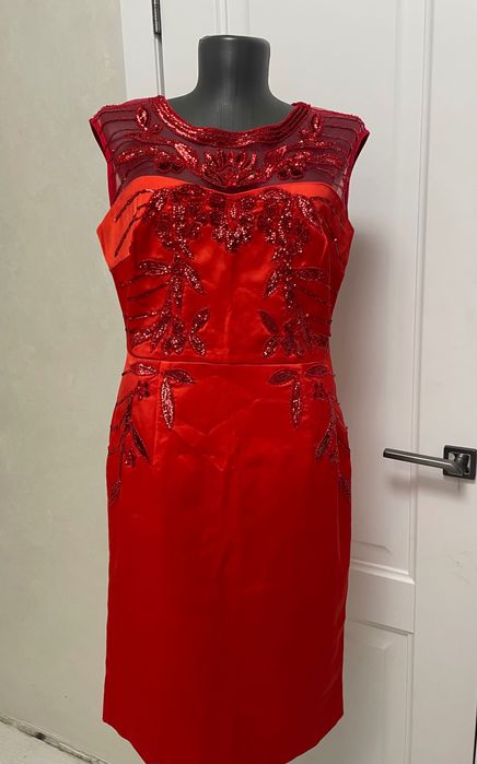 Шикарное красное платье!