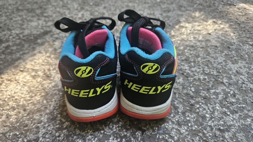 Маратонки с колелца heelys pp33