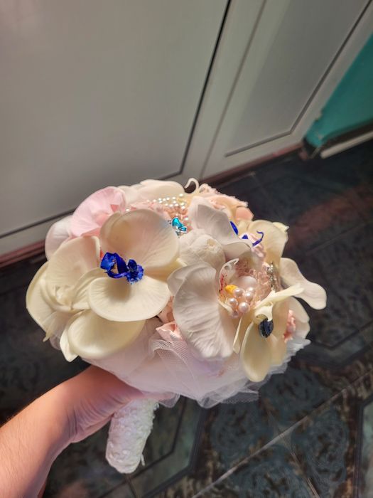 Flori de hartie, cu ornamente