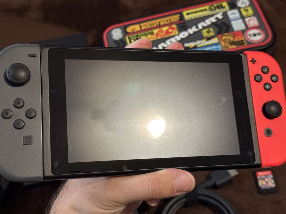 Pachet Nintendo Switch V1 modabil + Mario Kart 8