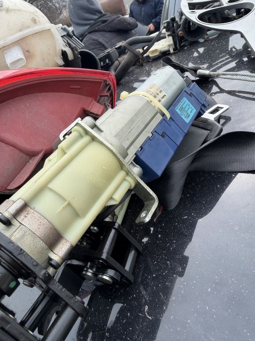 Моторчета за багажник пасат б6