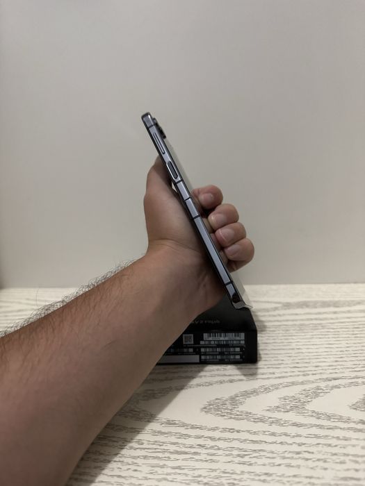 Samsung Z Flip5 Идеал 8/256 гб