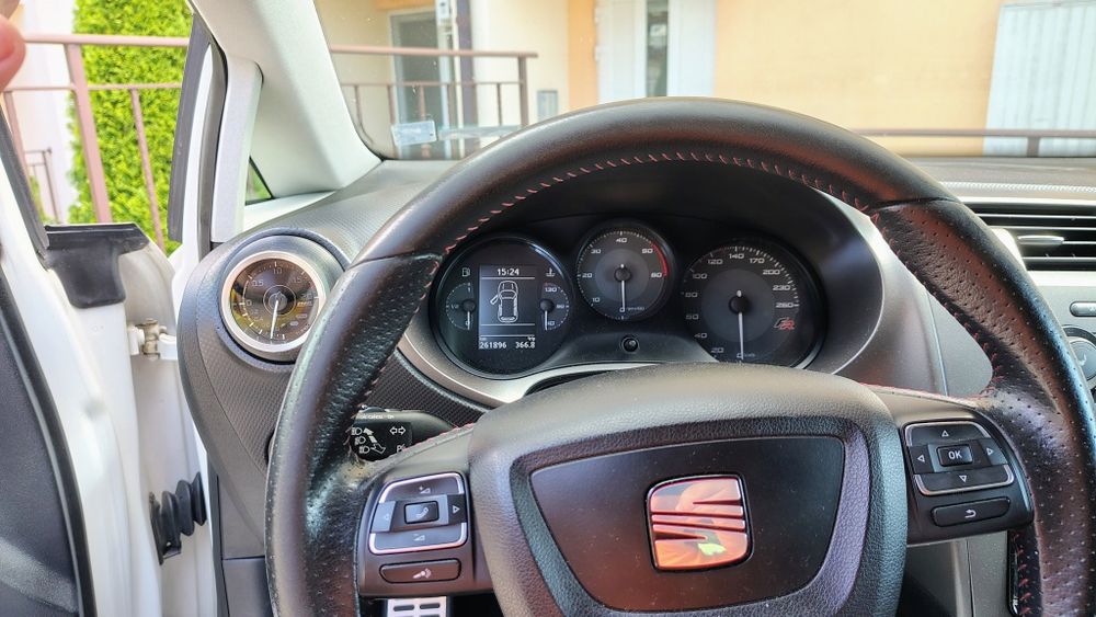 Стойка за Boost meter Seat leon 1p mk2 и Boost meter Greddy