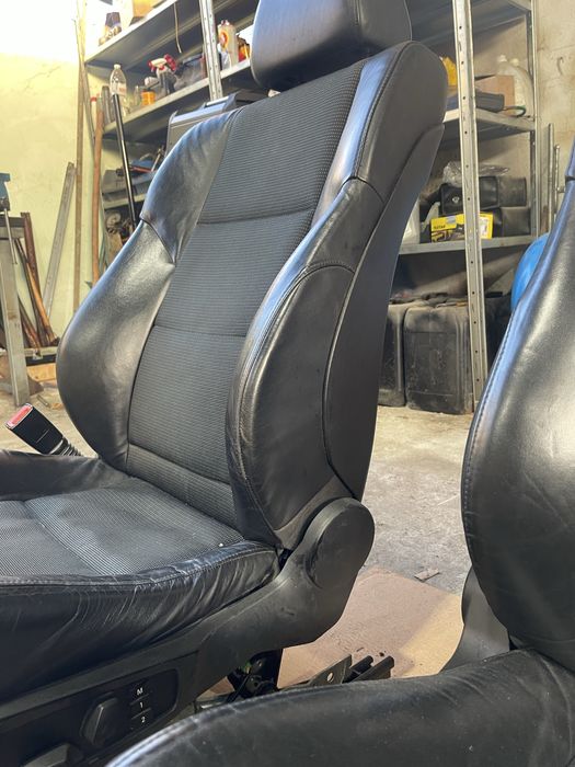 Ел Рекаро Е60 Седалки