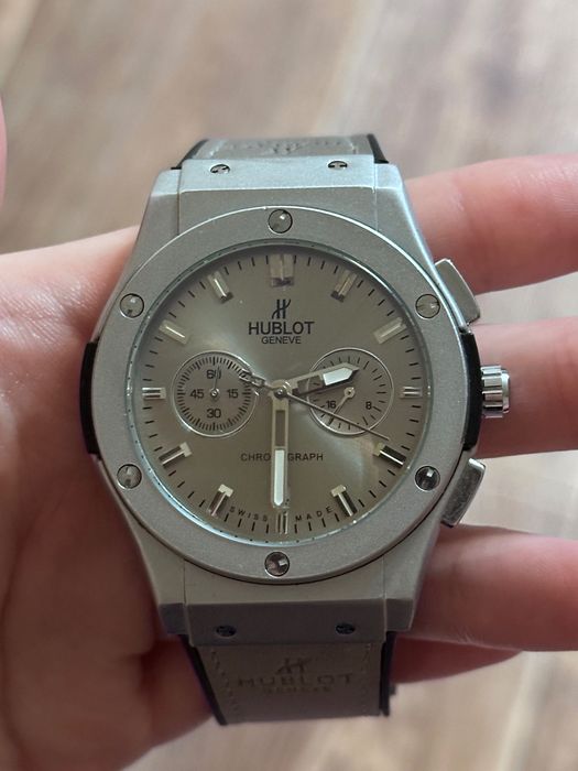 Продам часы Hublot