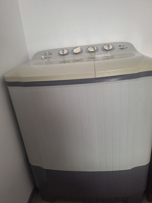 Продаётся стиральная машина полуавтомат