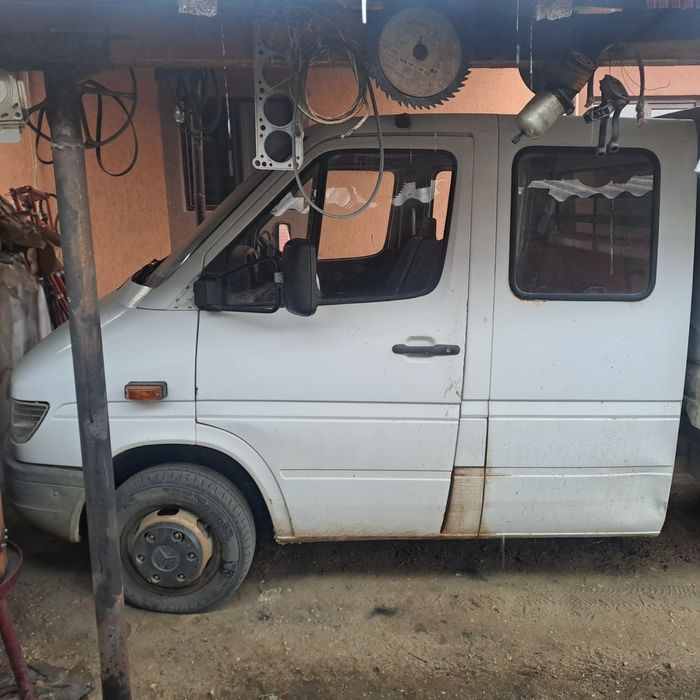 Mercedes basculabil 7 locuri