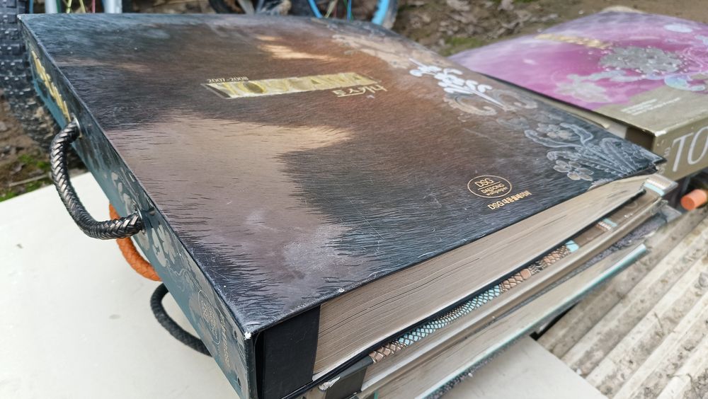 Продам каталоги корейских обоев (DID, DSG Daedong)