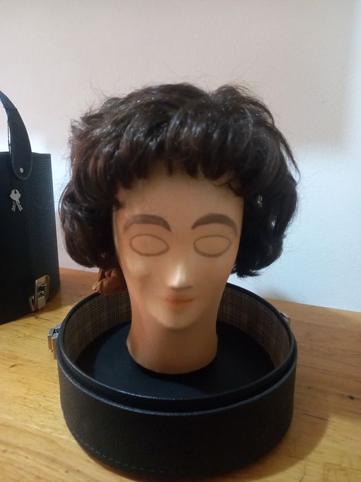 Peruca dama + cutie pt. depizitare