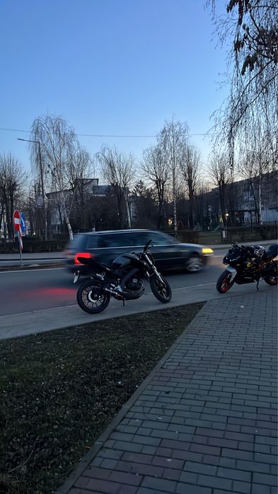 Motocicleta Yamaha MT-125