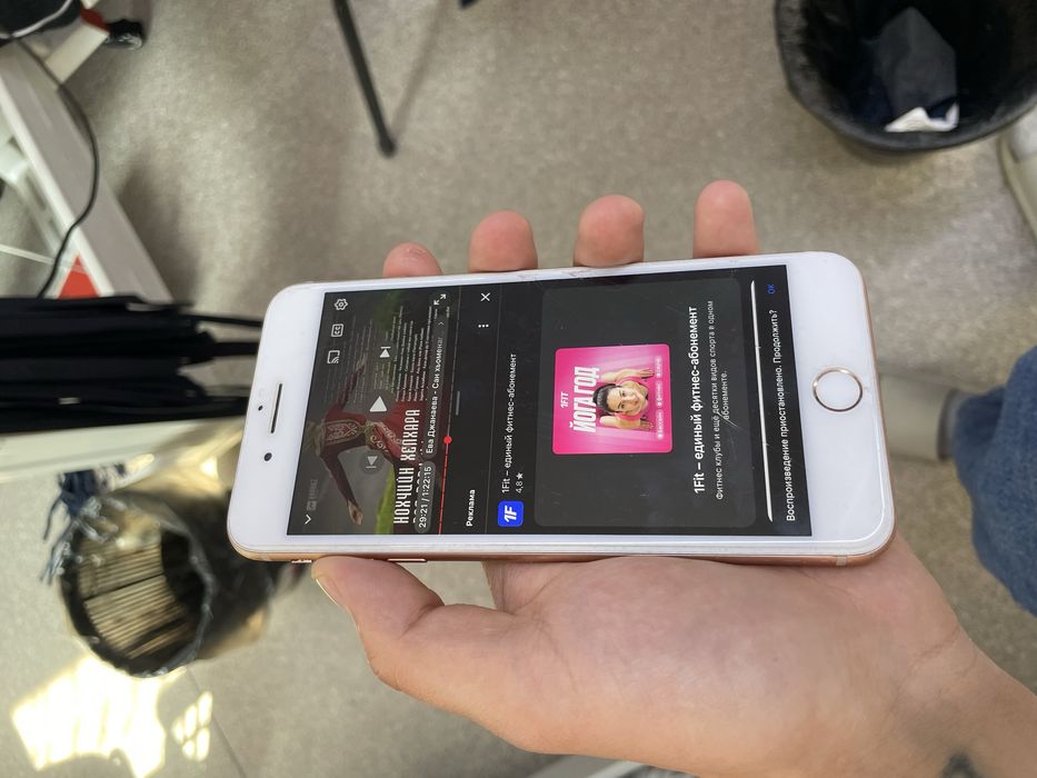 Продам айфон 8+ 128гигов