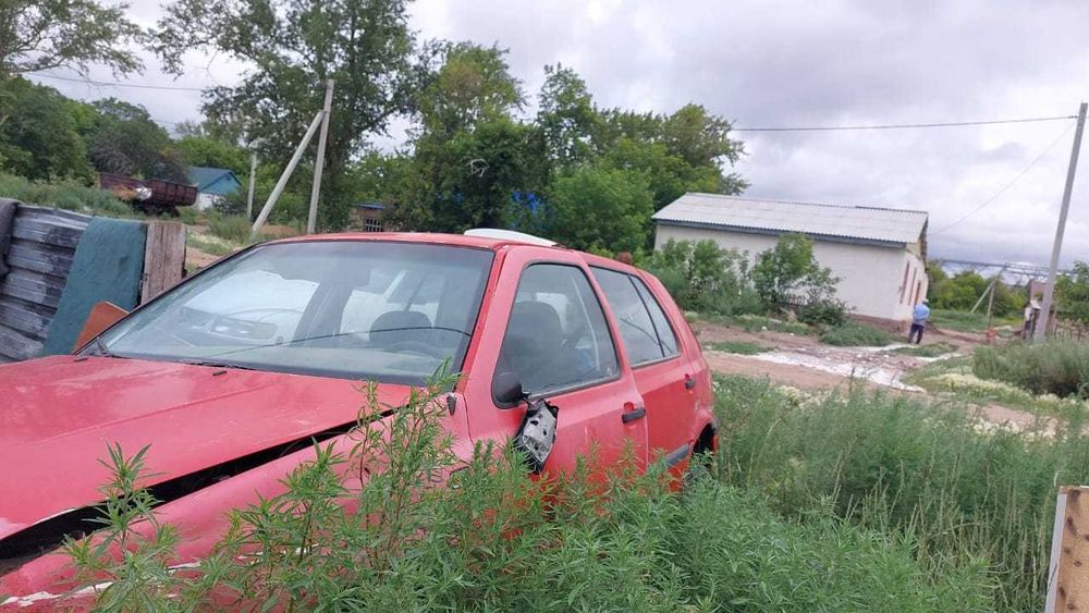Продам машину Volkswagen Golf 3
