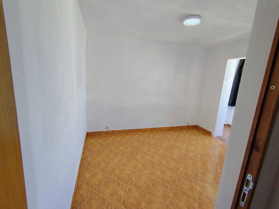 Vând apartament