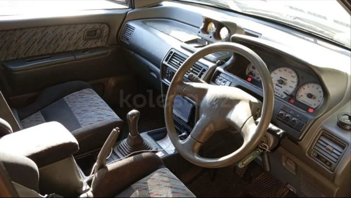 Продам mitsubishi RVR