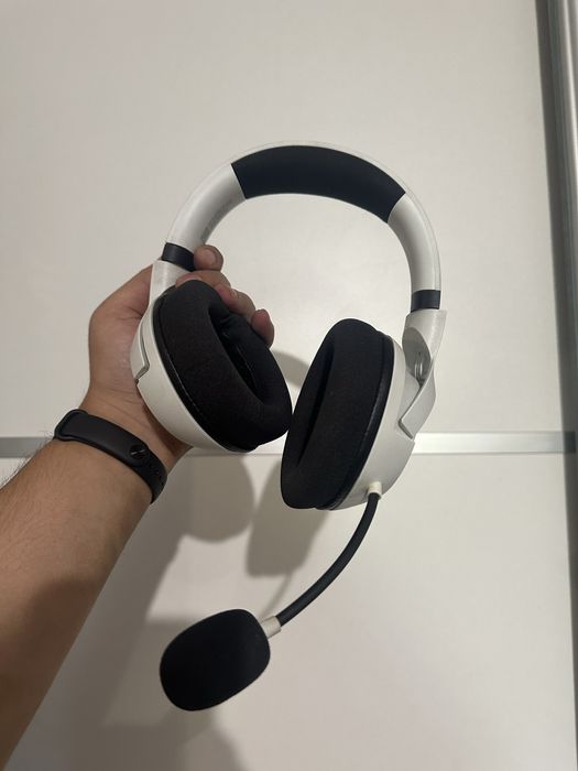 Продам наушники Razer Kaira for Xbox, белые