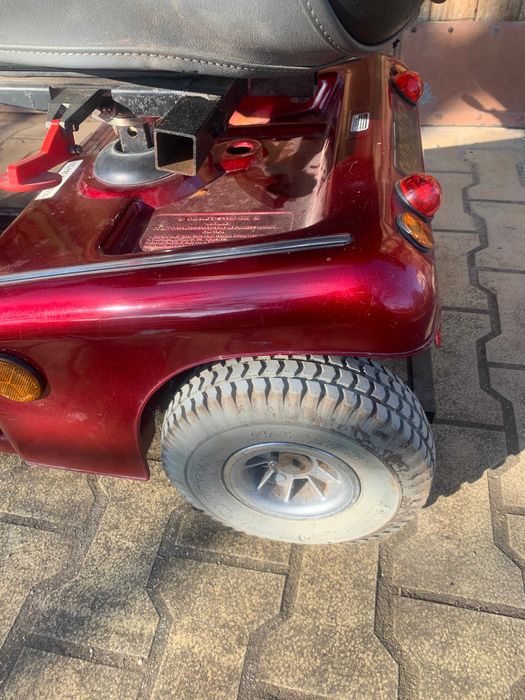 Скутер за трудноподвижни хора или инвалиди