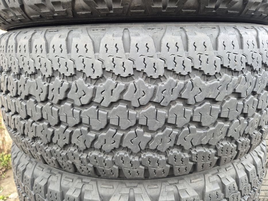 255 60 20 Anvelope All Terrain  Goodyear Dot 44.22