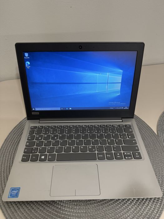 Laptop Lenovo ideapad si Samsung Notebook