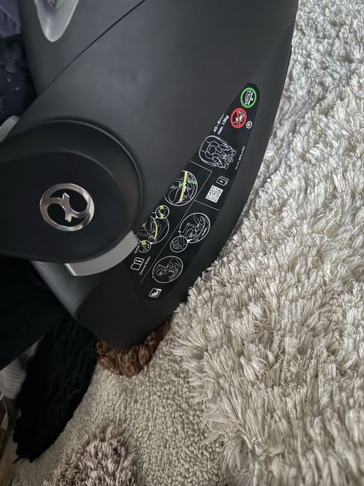 Scoica/scaun de masina editie speciala cybex plus baza T