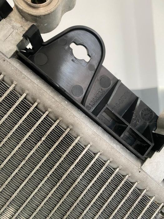 Suport Radiator de Clima Volvo S60 V60 XC60 S90 V90 XC40 2018+ 31368234 ...