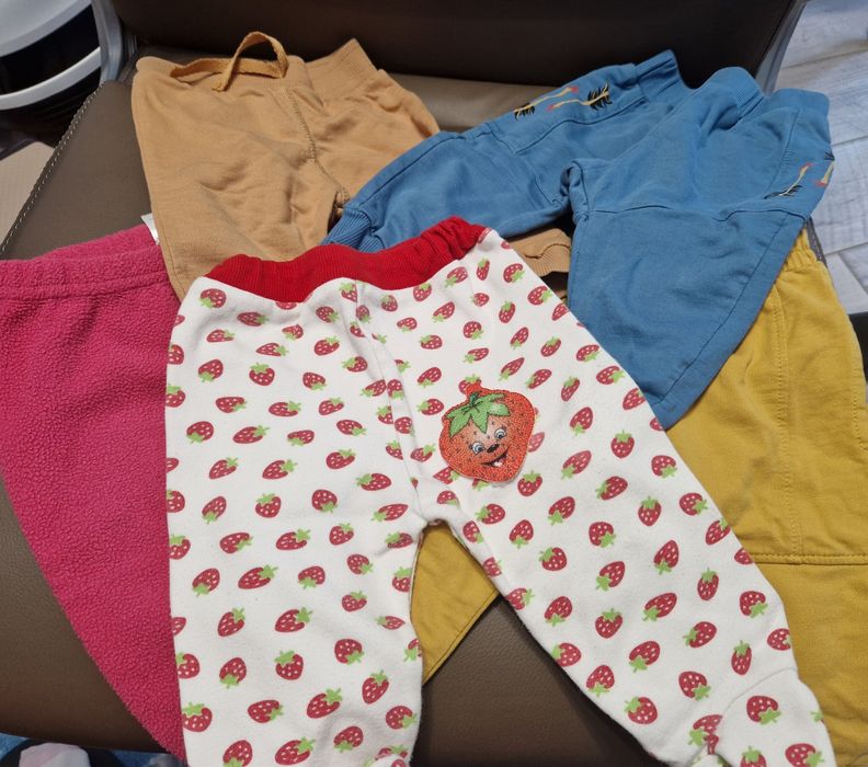 Продавам бебешки дрешки