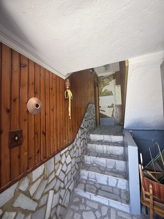 Продава се Къща в Чирпан - 800 кв.м за 58 €/кв.м - Снимка #4