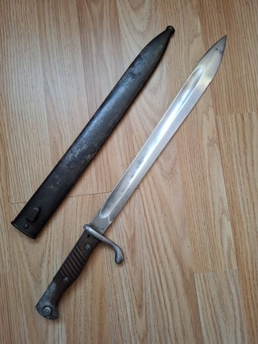 Baioneta -sabie germană butcher M1898/05  an 1916 

950 lei

Baioneta