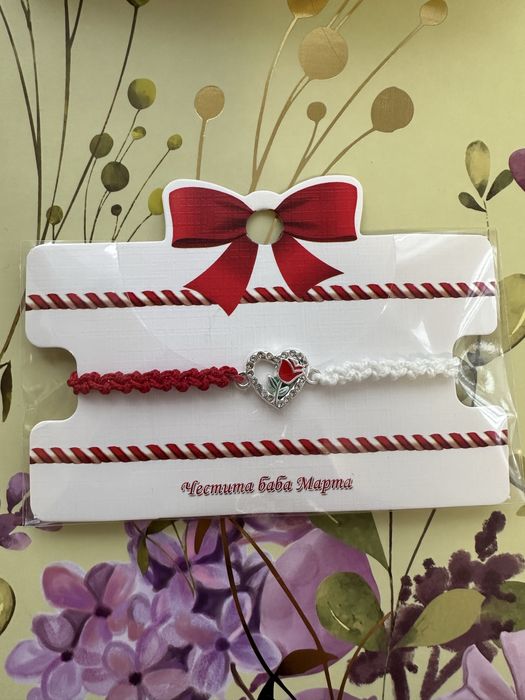 Ръчно правени мартеници