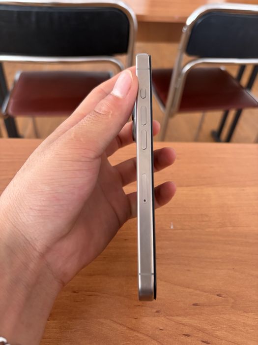 Продам iPhone 15 Pro 256GB