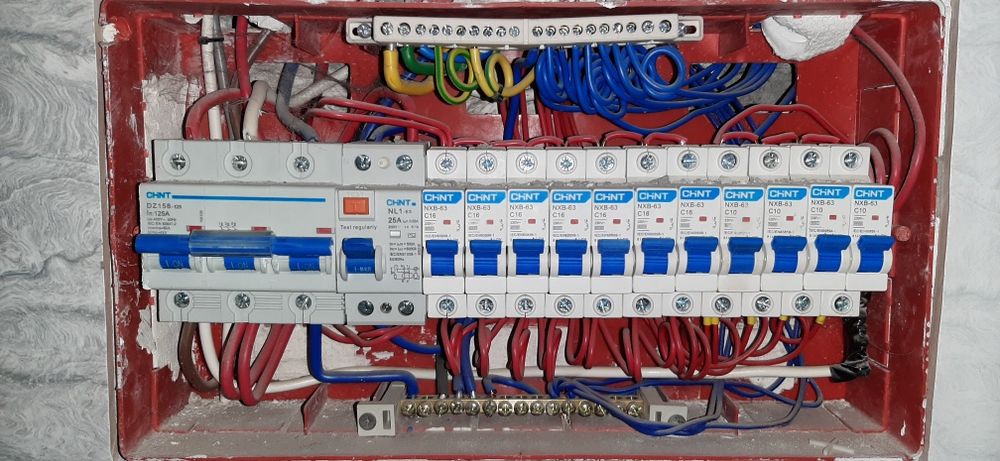 Elektrik xizmati bor 24/7 sergili