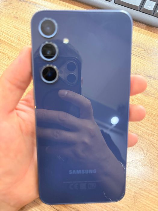 Продам Samsung a35