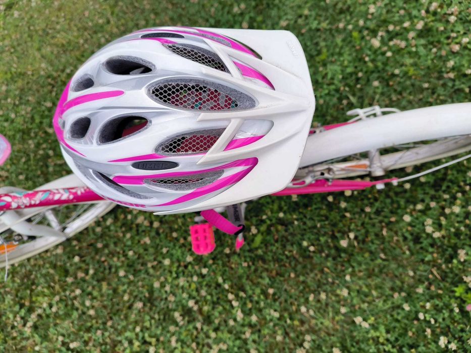 Vand casca fete pentru bicicleta model Limar 690