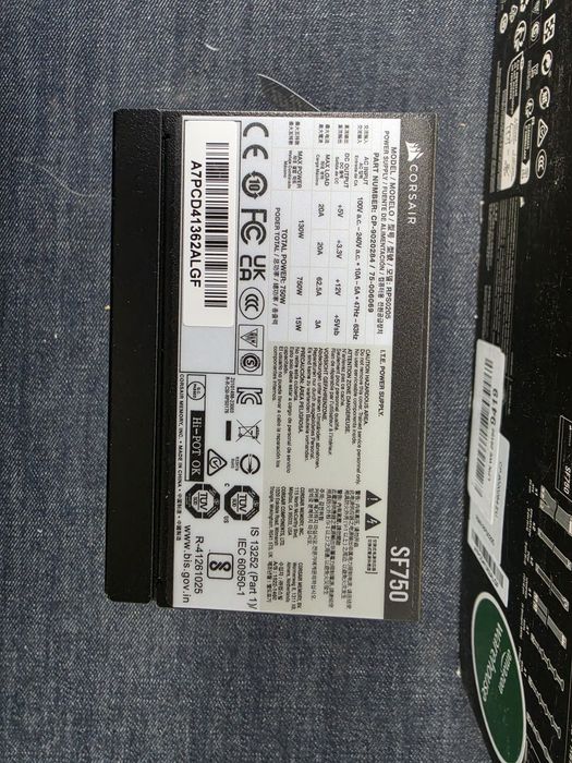 Corsair SF750 захранване SFX