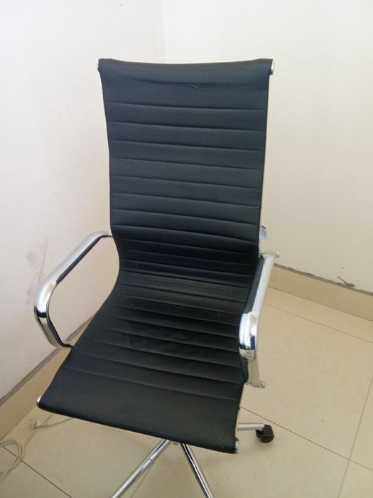 Office stol kreslo sotiladi