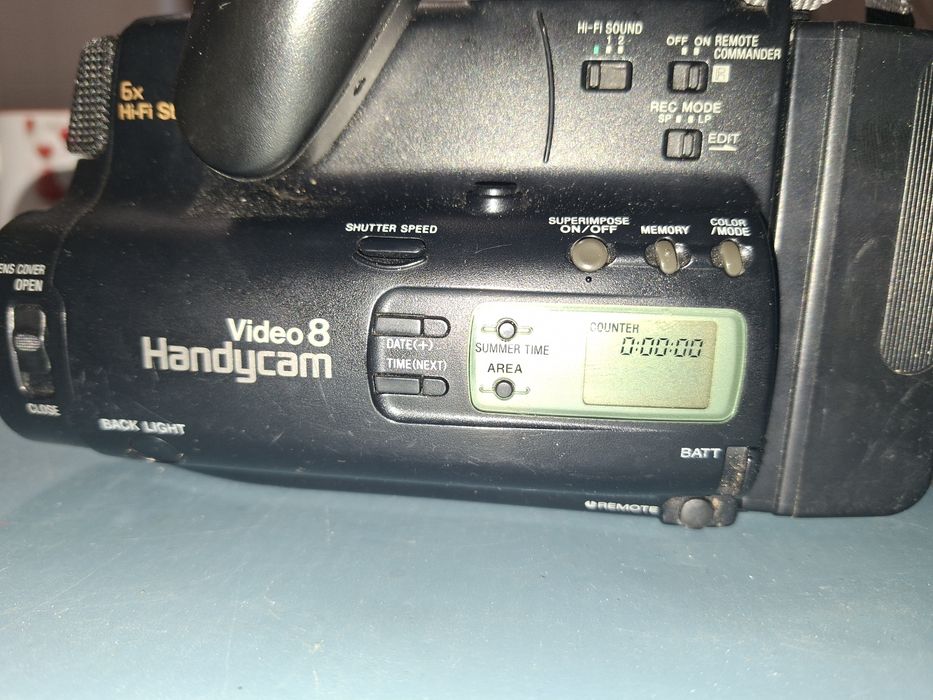 Sony +Grundig, 2 buc handycam Video8,pt piese,reparat sau colectie
