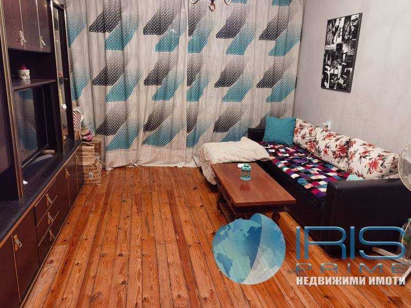 Продава се Четиристаен апартамент в Шумен, Куршум чешма - 100 кв.м за 1275 €/кв.м - Снимка #2