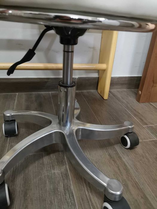 Професионален козметичен стол за педикюр