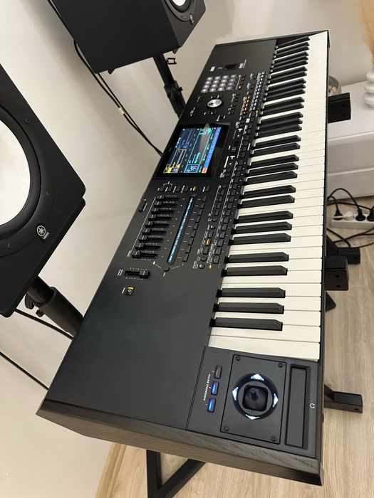 Korg pa5 x international