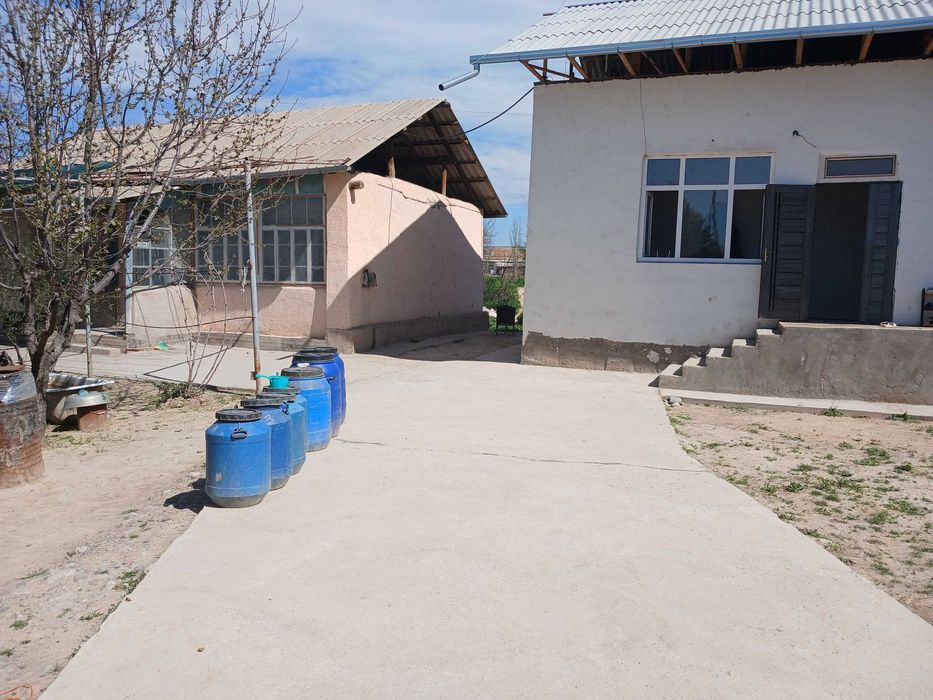 Уй сотилади Юкори Чирчикда