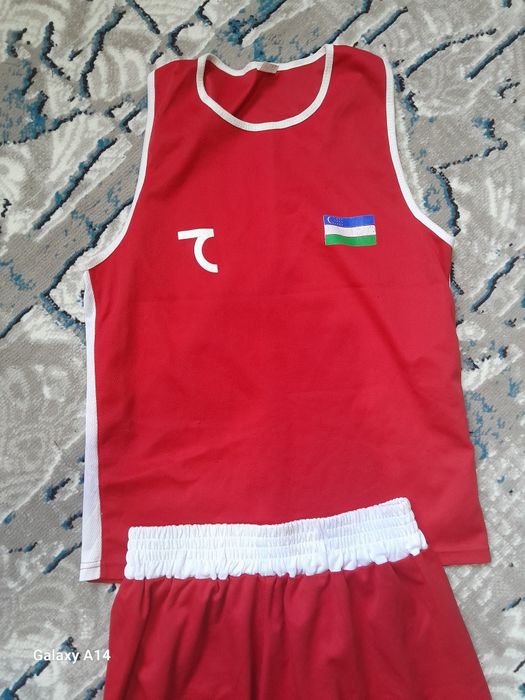 Bo'ks f'orma qizil shlem bo'nusga