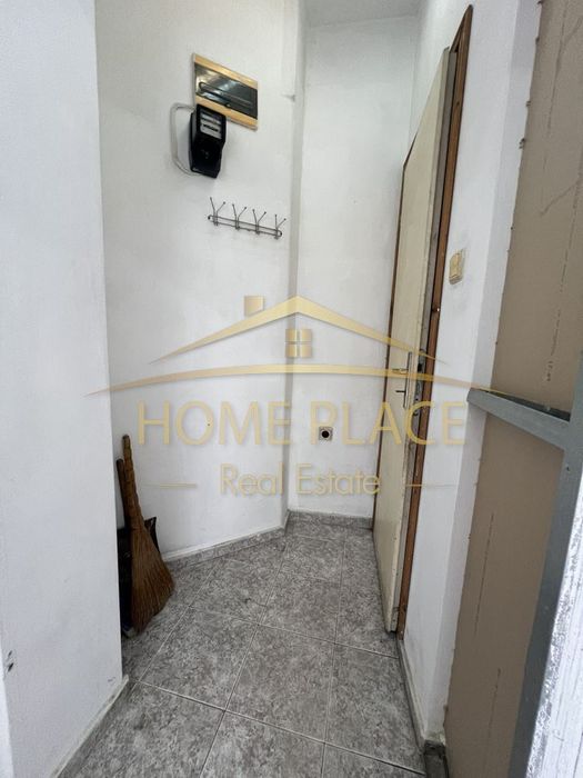 Дава се под наем Офис в Варна, Централна поща - 14 кв.м за 229.5 € - Снимка #2