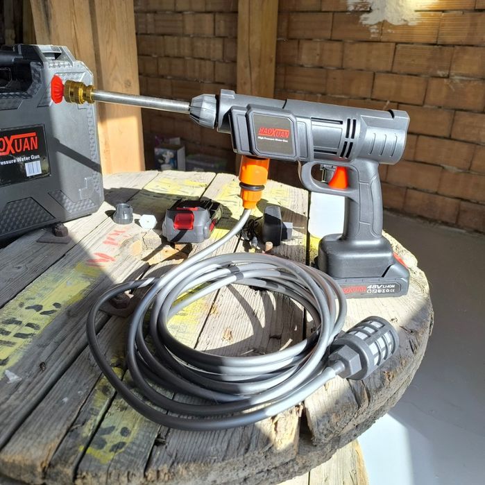 Акумулаторна водоструйка