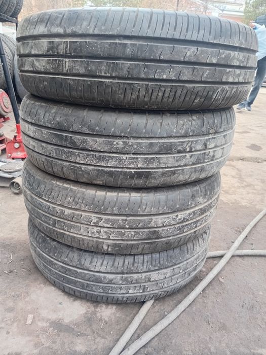 Продам комплект резины 195/65/15