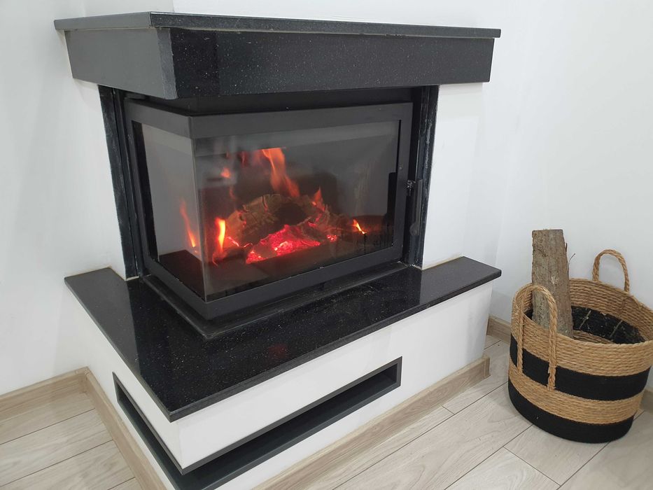 Vand apartament cu 2 camere in Baile Herculane.