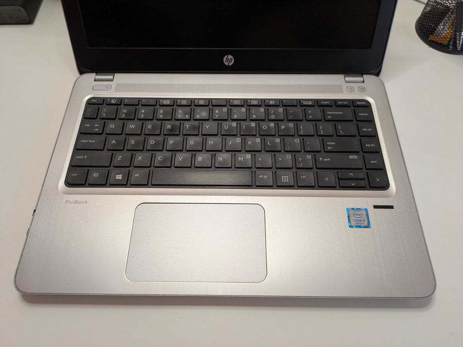 Laptop HP ProBook 430 G4 - i7, SSD, 16 GB DDR4, baterie, defect cosmetic la ecran