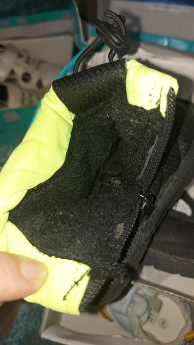 Продам бу детские осенние ботинки